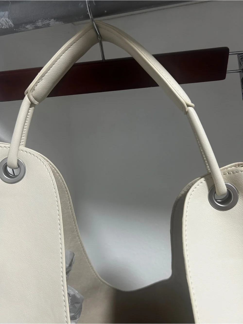 BCBG soft slouchy